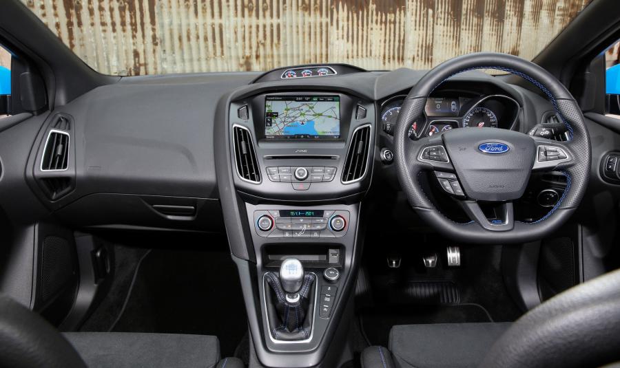 Торпедо Ford Focus RS 2016 года  (AU) (фото 5 из 30)